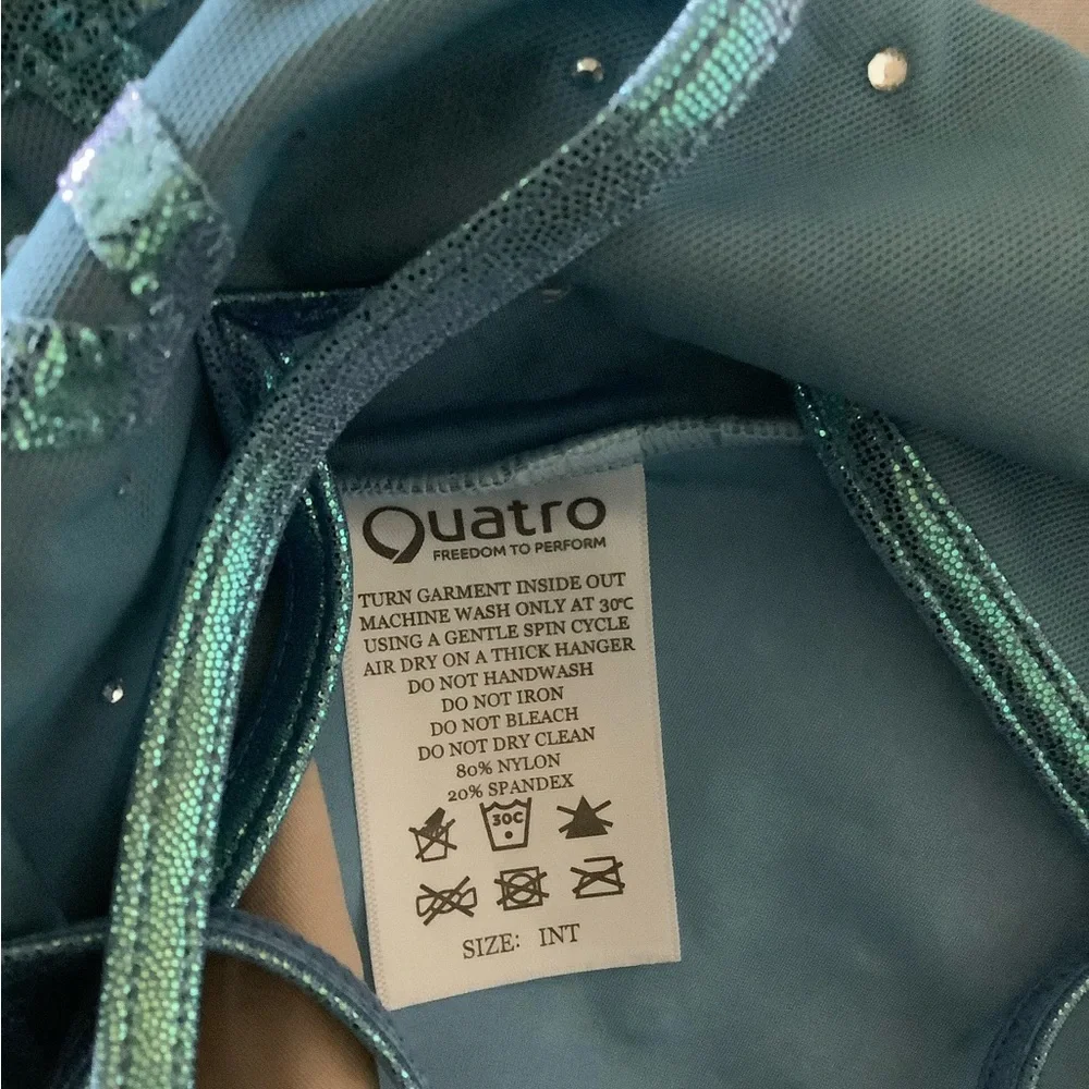 QUATRO LEOTARD SIZE 26” INTERMEDIATE NWT